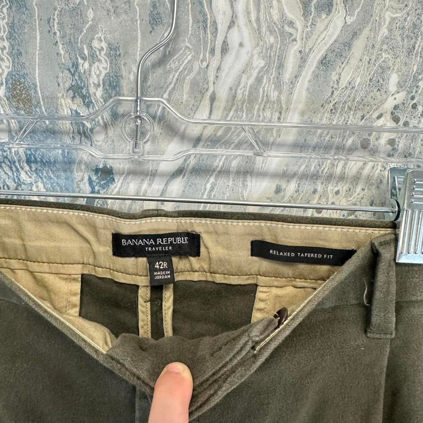 Minimalist Banana Republic Green Khaki Trouser Pants (42)