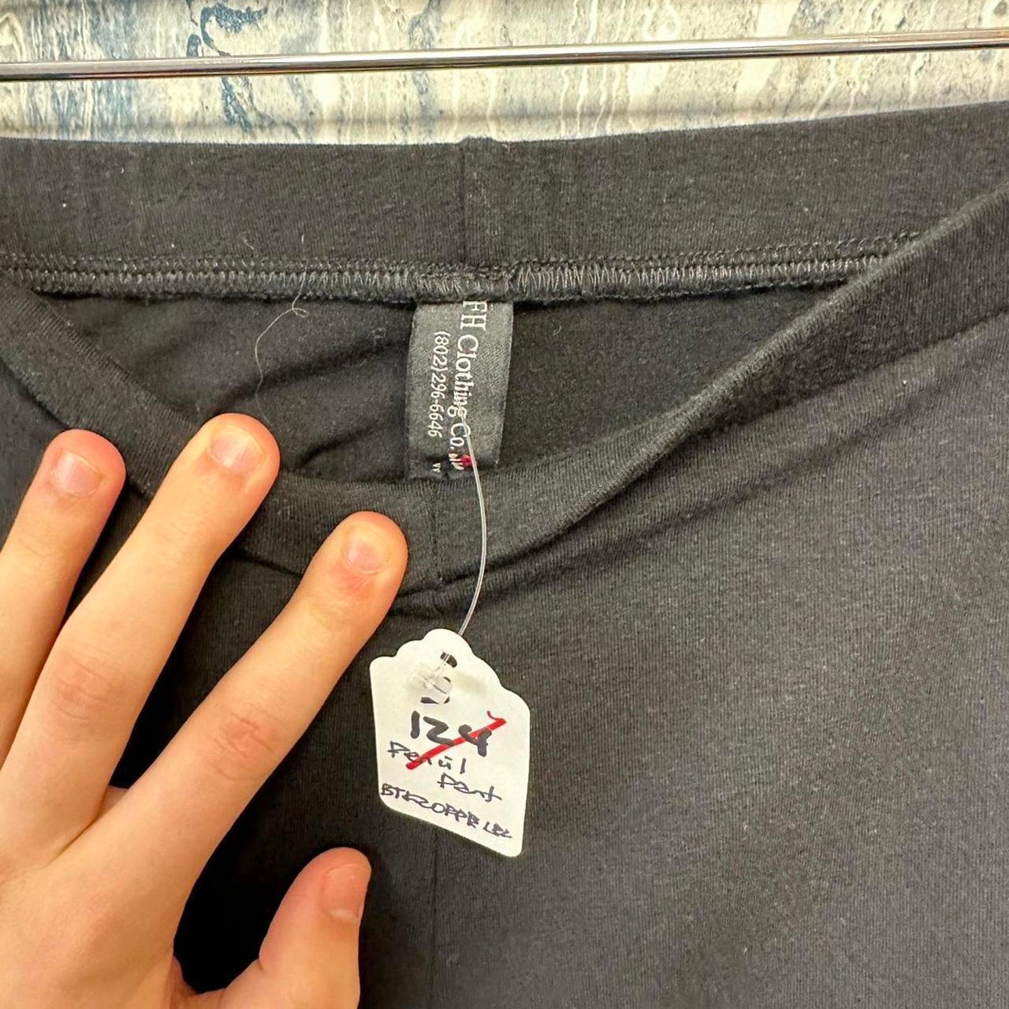 Minimalist basic black pencil legging pants (S)