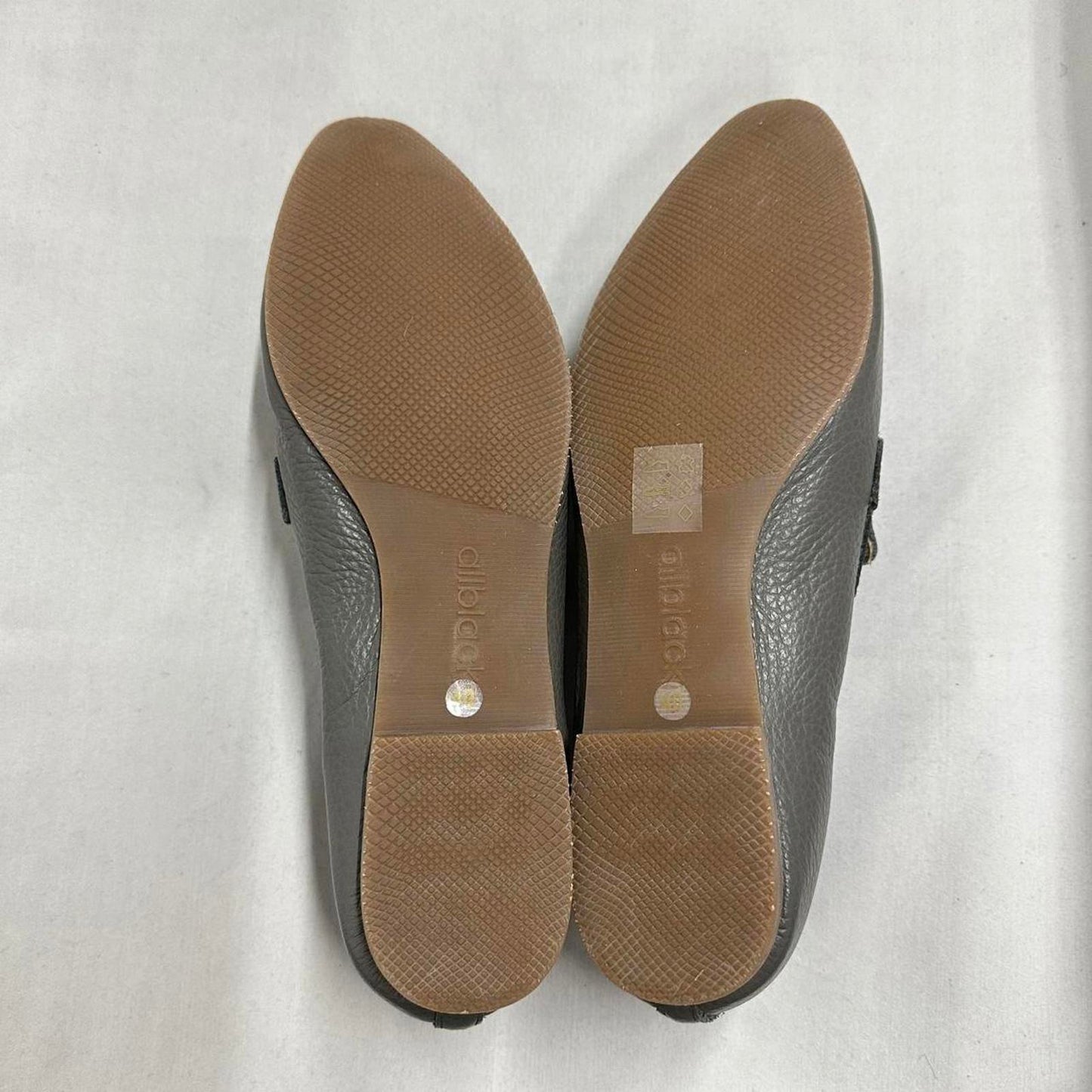 Designer Gray Leather Loafer Links (40)