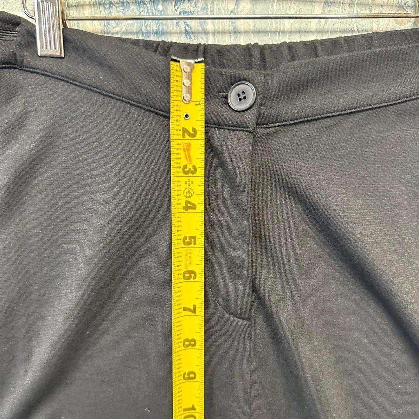 Minimalist basic black pants (2)