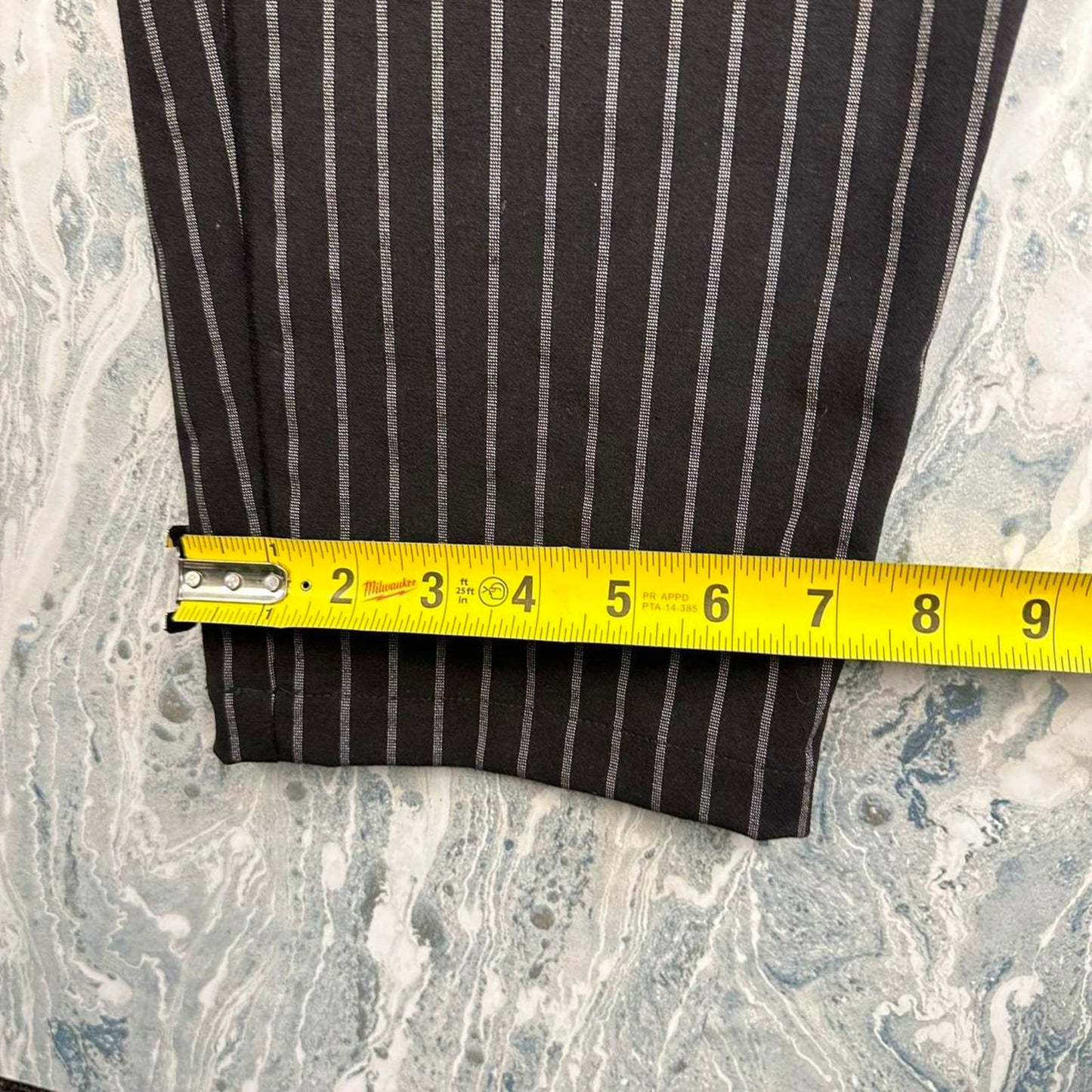 Minimalist black & white pin striped straight pants (S)