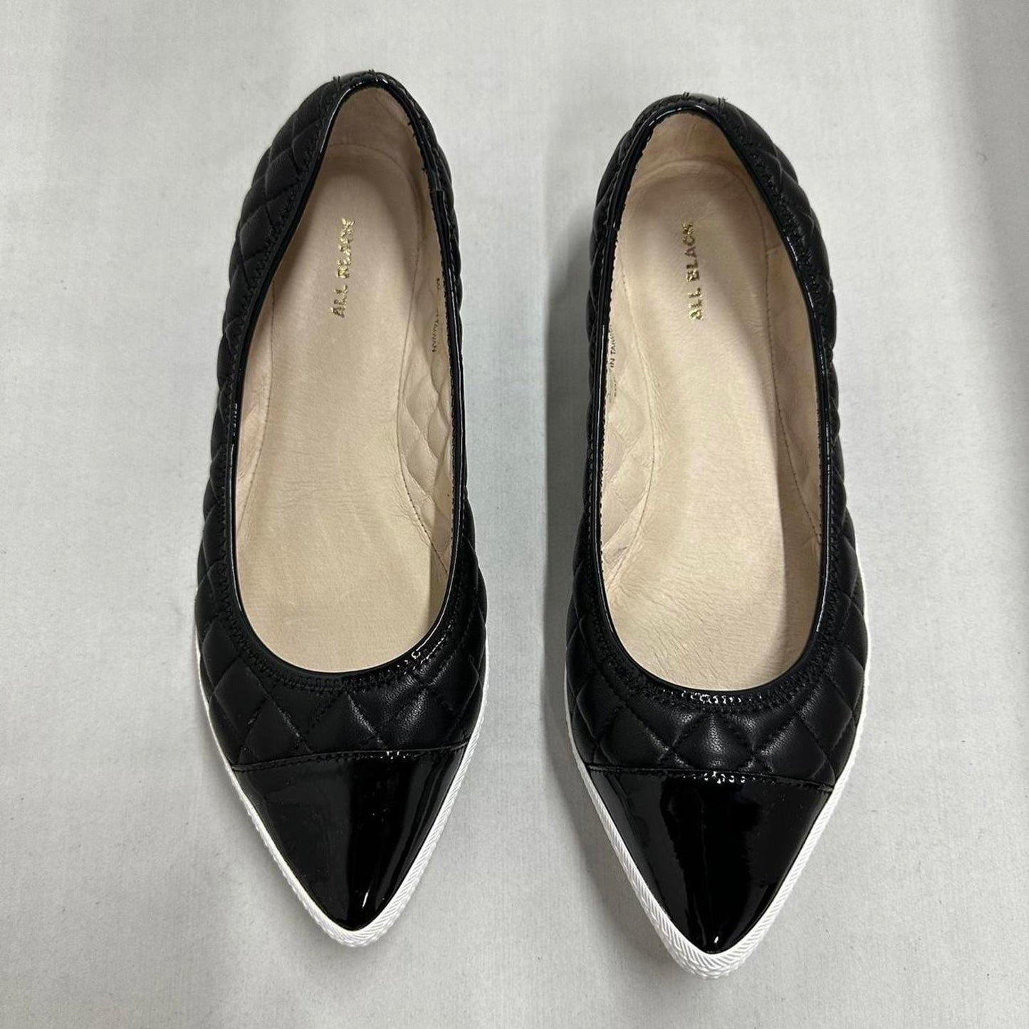 Sleek Black Quilted Sneakers (39)