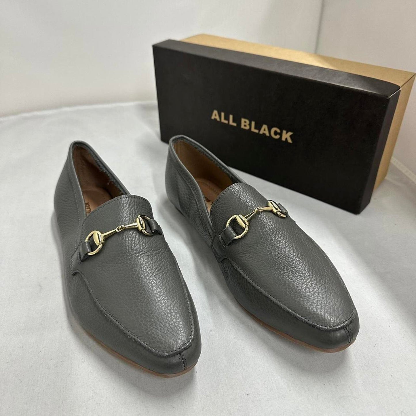 Designer Gray Leather Loafer Links (40)