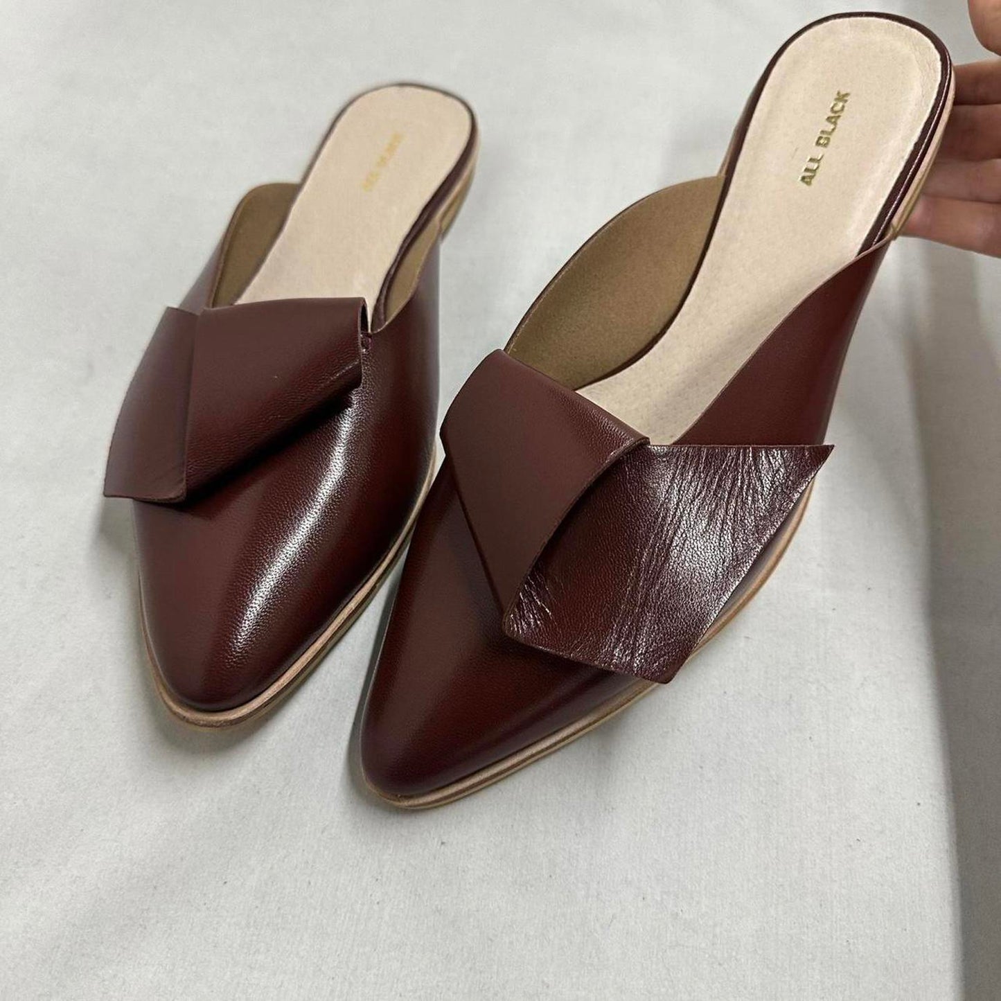 Designer Vintage Style Wine Leather Half Bow Mules (41)