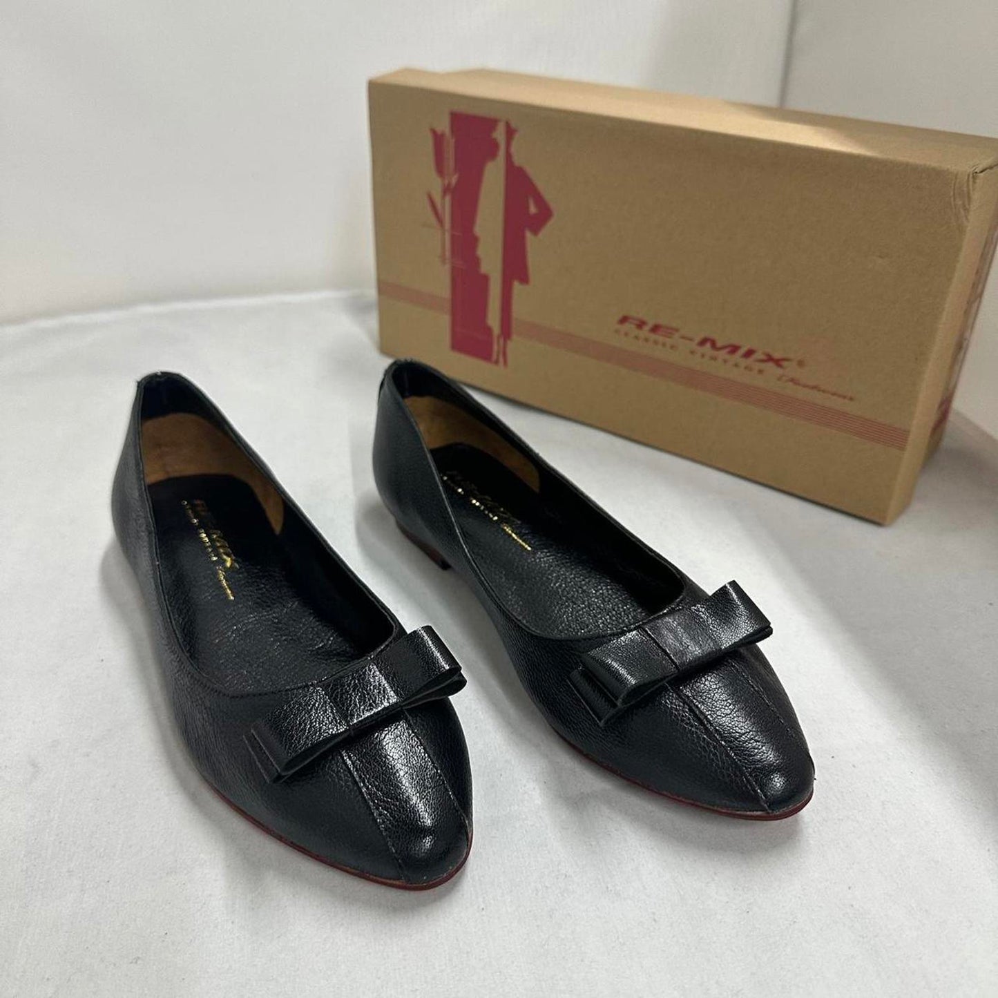 Designer Black Leather Bow Ballet Flats (7)