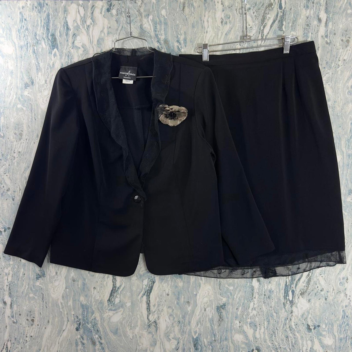 Classic Vintage Black Women's Skirt Suit (14)