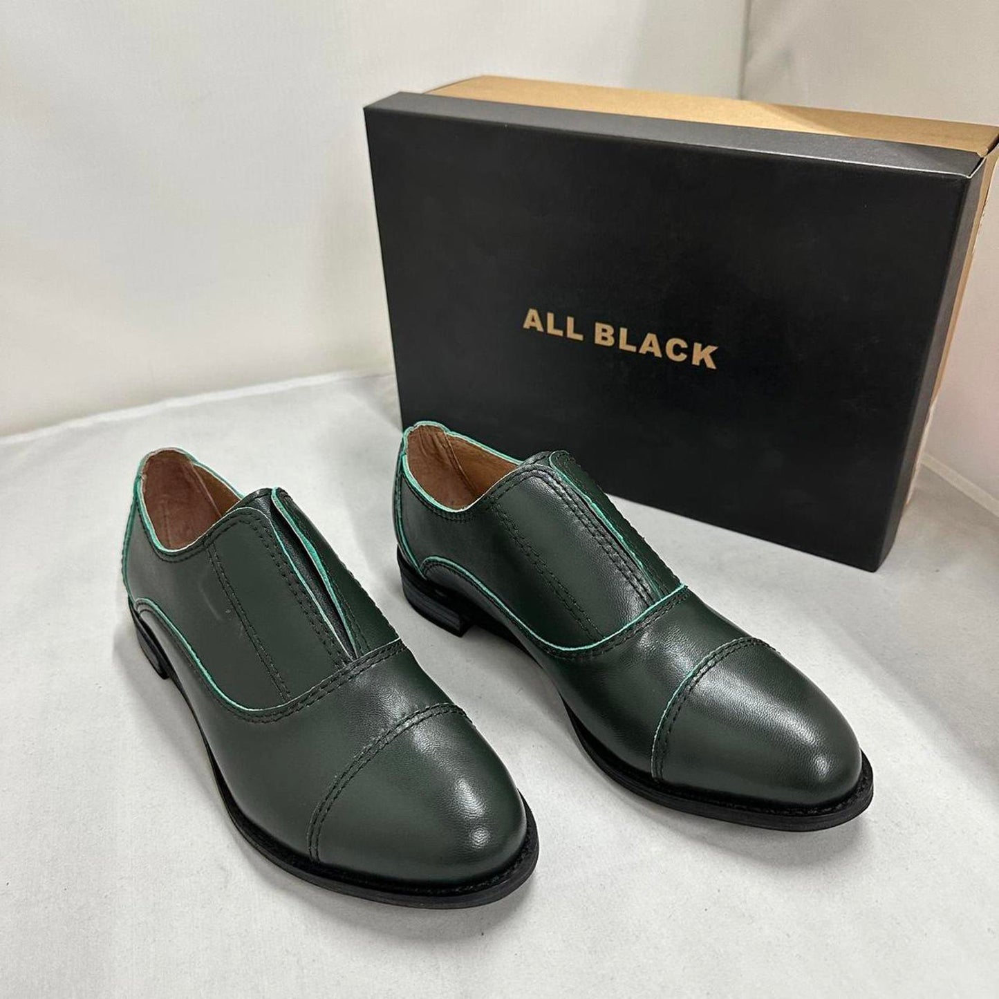 Designer Vintage Style Green Leather Shoes (38)