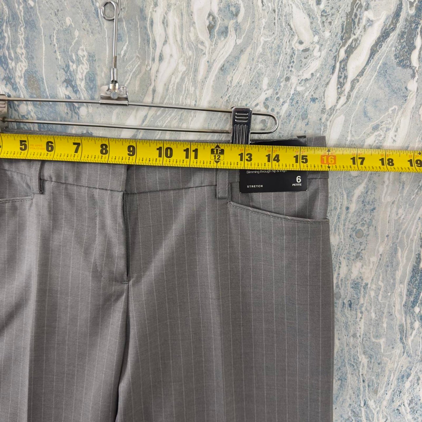 NEW YORK & COMPANY Classic Gray Pinstripe Women's Dress Pants Petite (6)