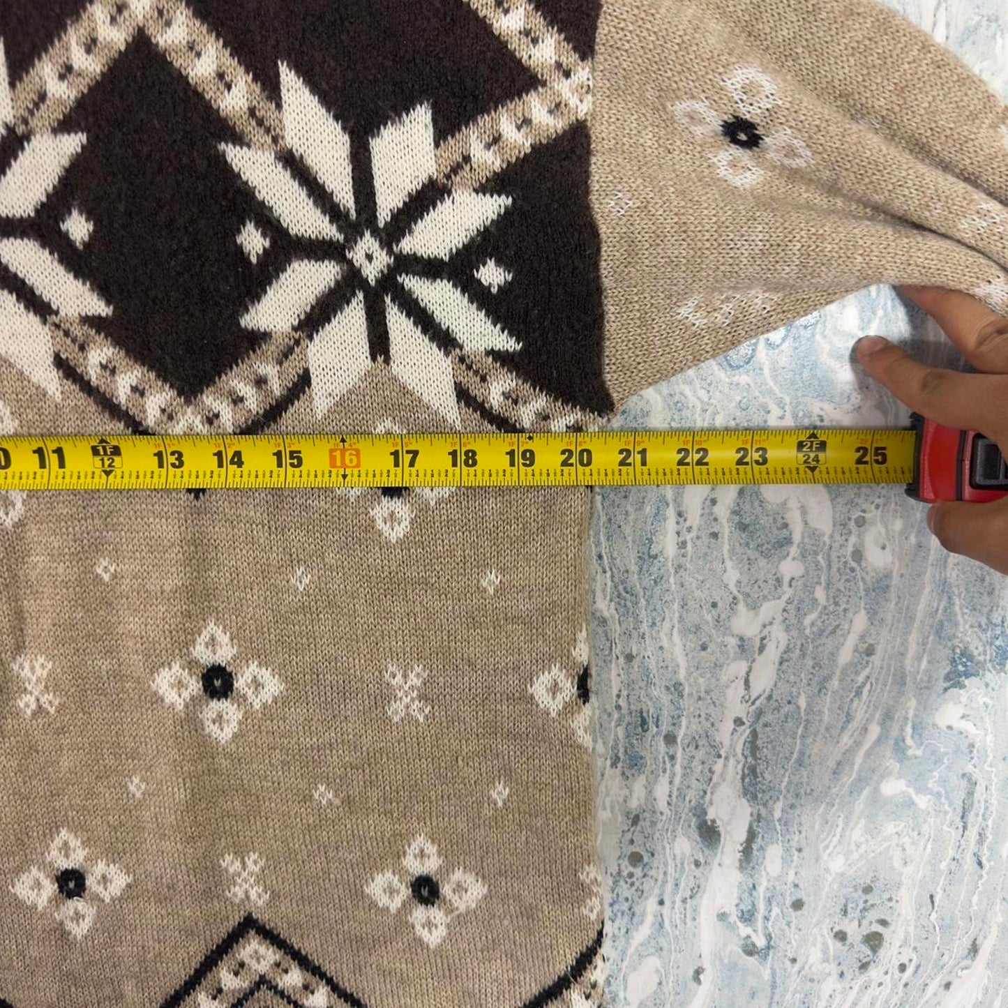 Vintage Tan & Brown Preppy Patterned Knit Winter Christmas Snowflake Sweater (M)
