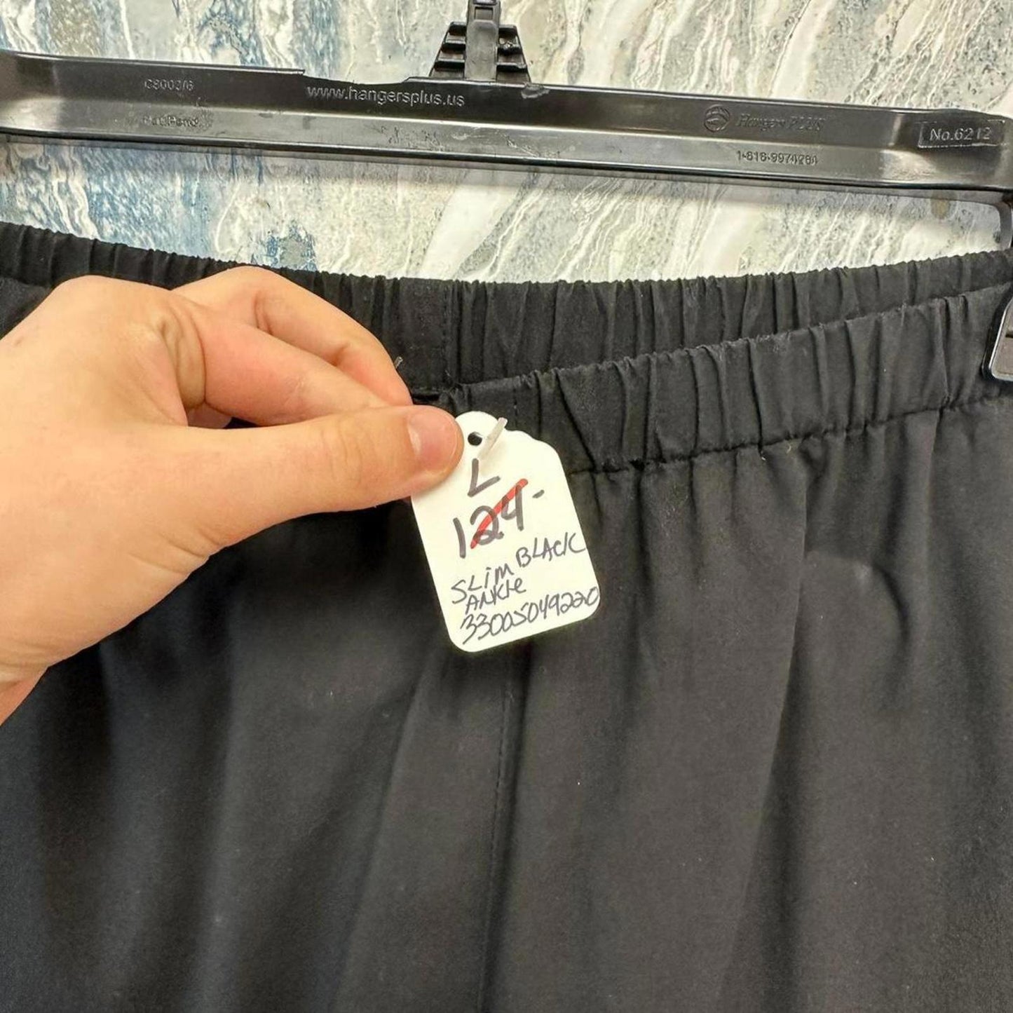 Minimalist slim black ankle pants (L)