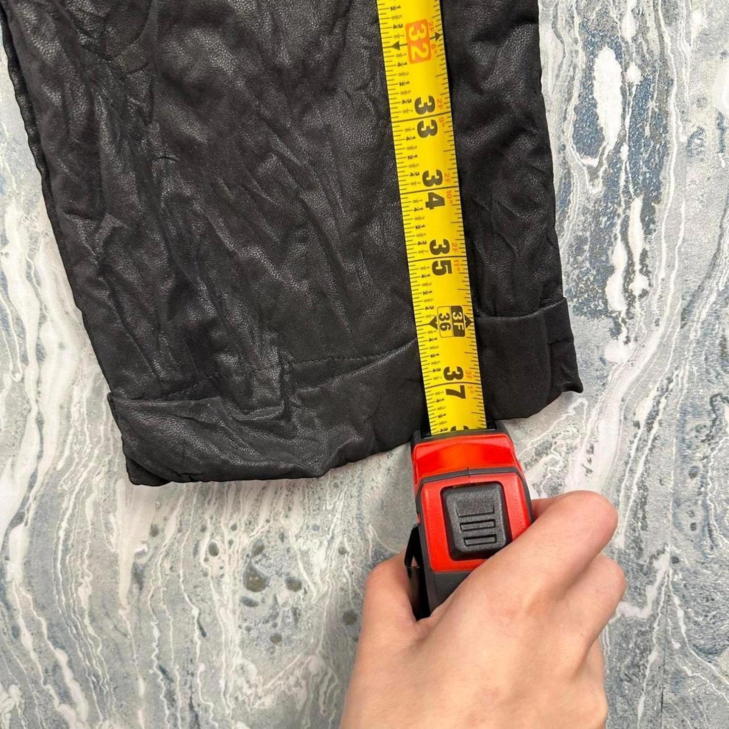 Indie black crinkle parachute pants (M)