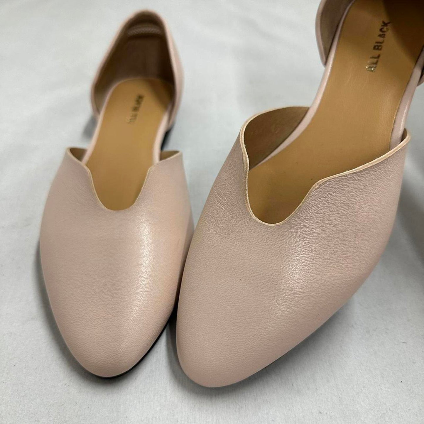Contemporary Tan Leather Ballet Flats (37)
