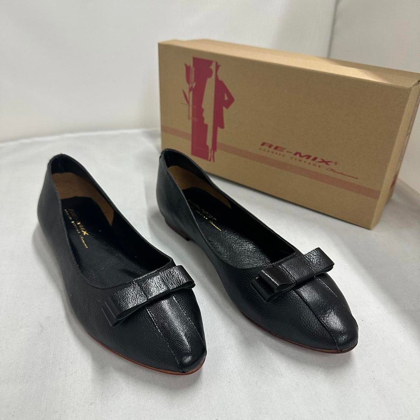 Designer Preppy Black Leather Bow Ballet Flats (10M)