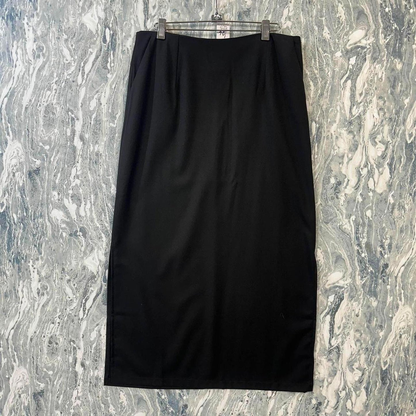 Black Midi Skirt (L)