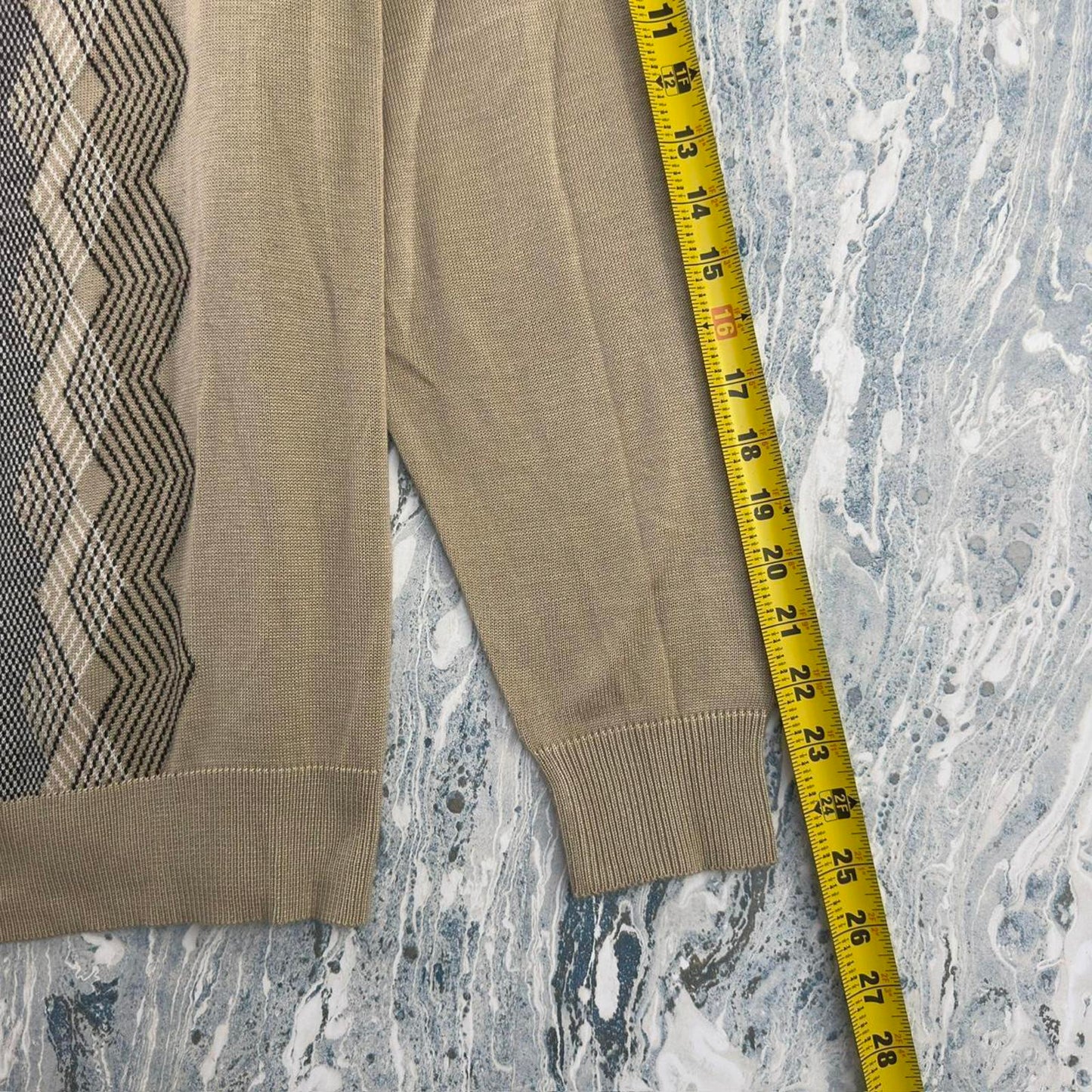 Vintage 90's TRUST Geometric Tan Half-Zip Turtleneck Sweater (L)