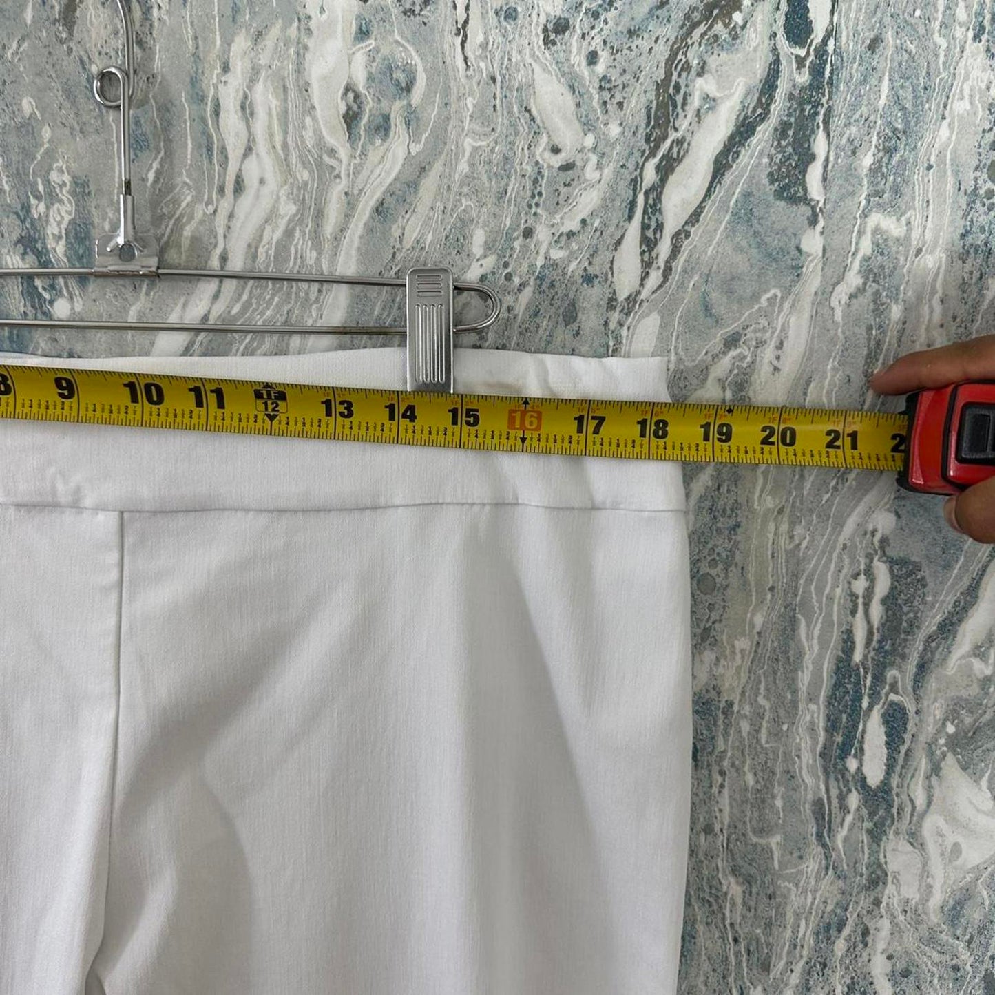 Minimalist White Trousers (16)