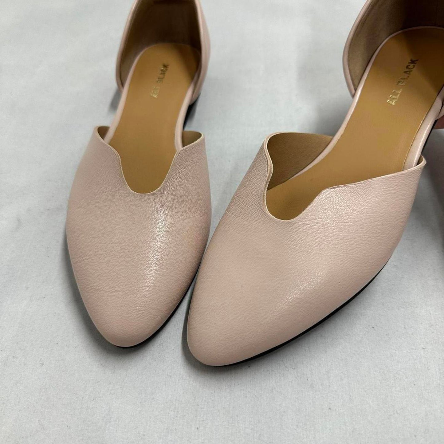 Contemporary Tan Leather Ballet Flats (37)