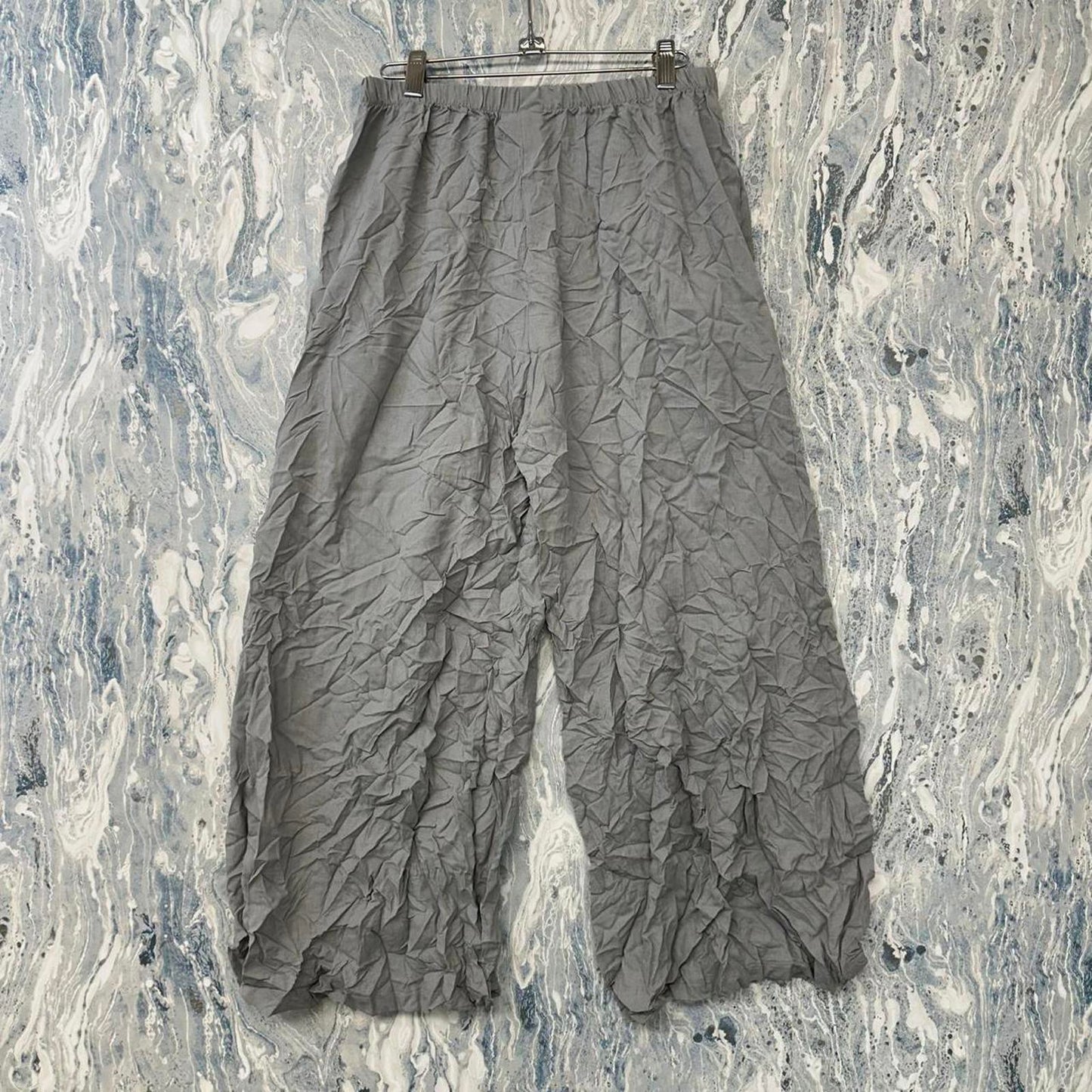 square by neetu malik Gray Crinkle Wide-Leg Pants (L)