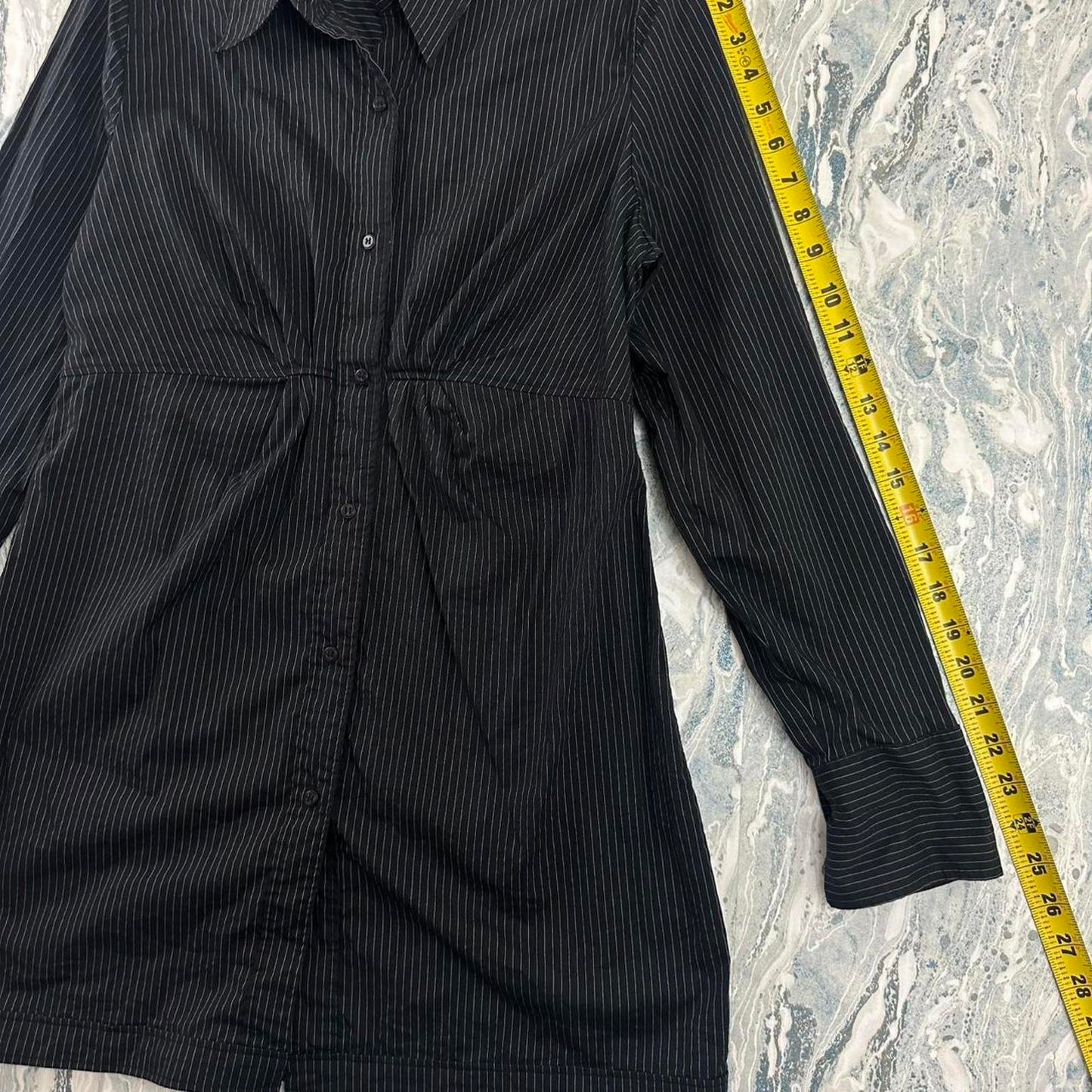 NEW YORK & COMPANY Black Pinstripe Long Sleeve Button-Up Tunic Shirt (10)