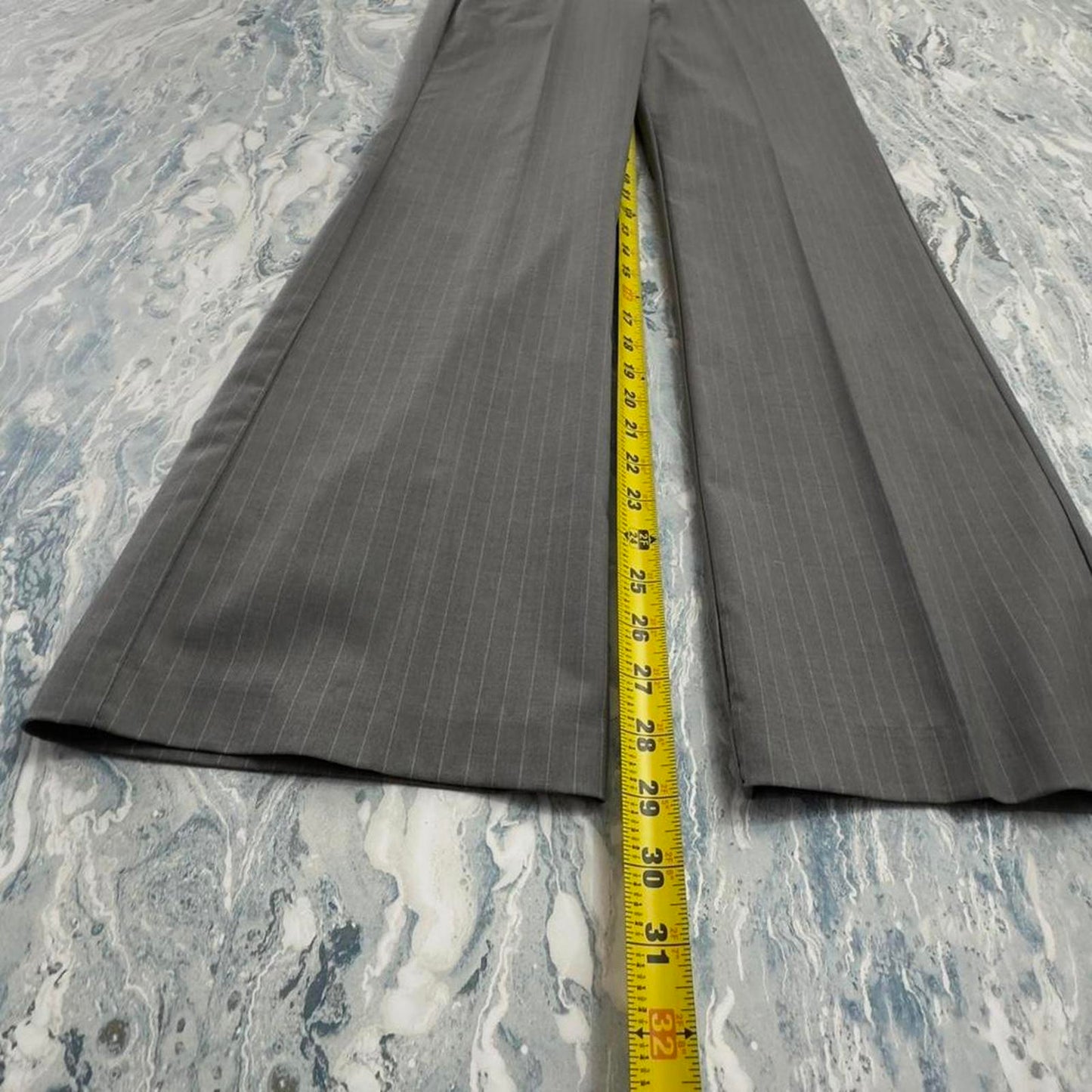 NEW YORK & COMPANY Classic Gray Pinstripe Women's Dress Pants Petite (6)