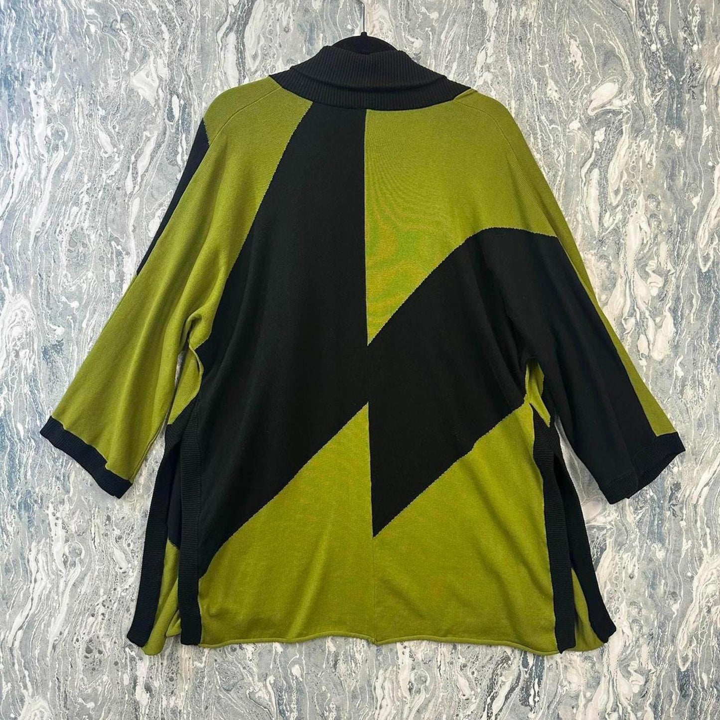 Green and Black Geometric Cardigan (One Size)