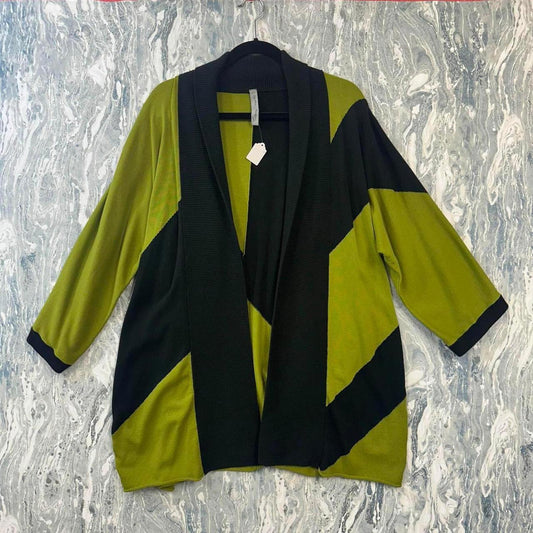 Green and Black Geometric Cardigan (One Size)