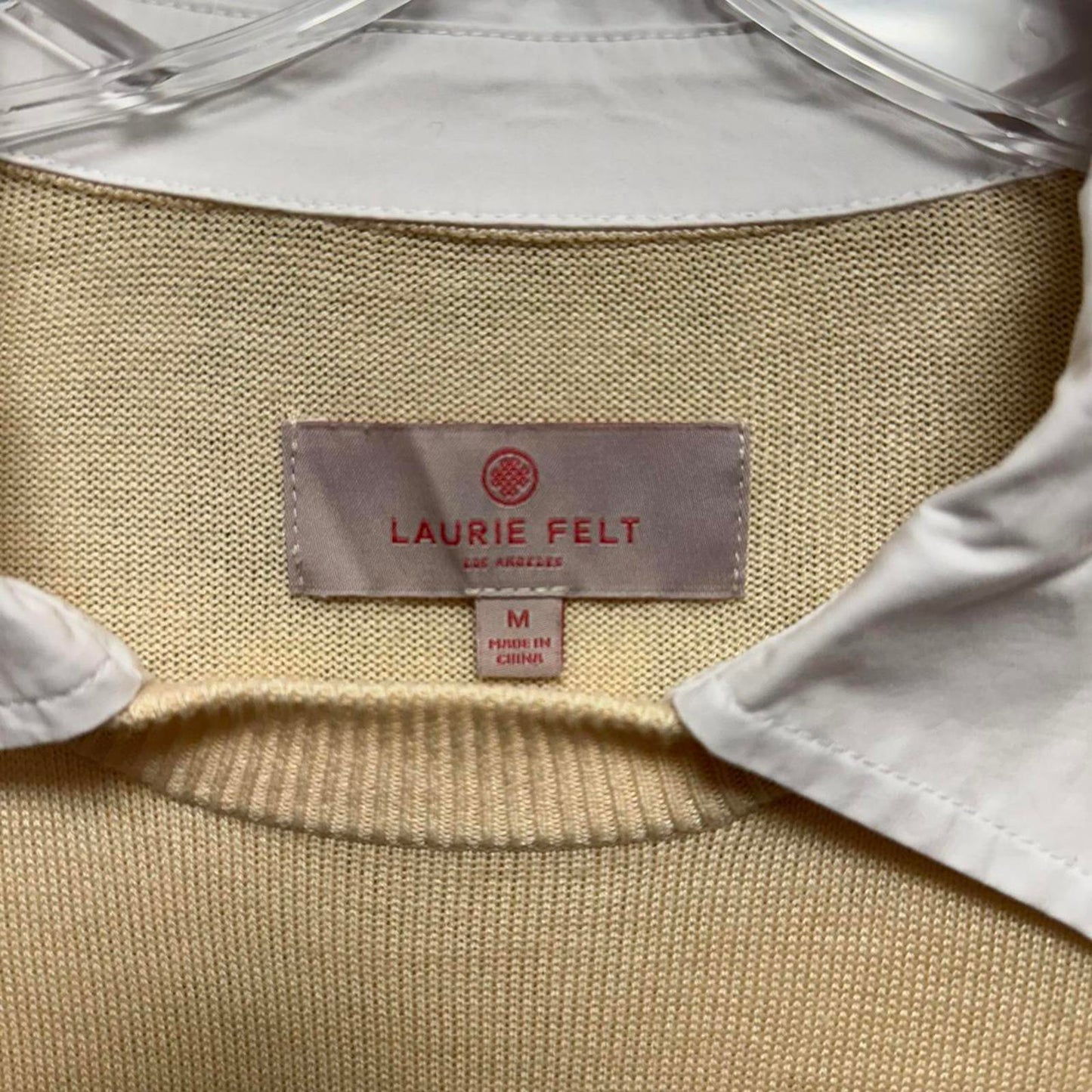 LAURIE FELT Minimalist Cream Sweater w White Collar (M)