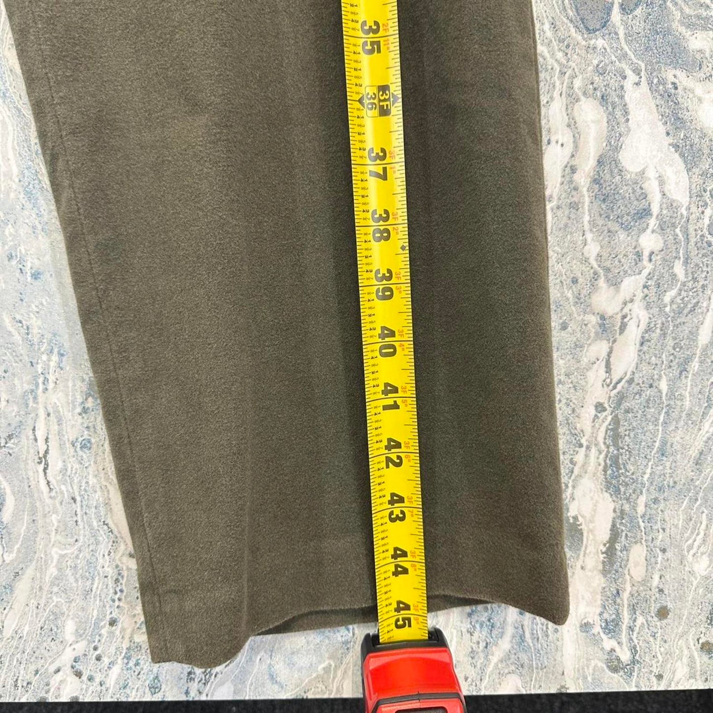 Minimalist Banana Republic Green Khaki Trouser Pants (38)