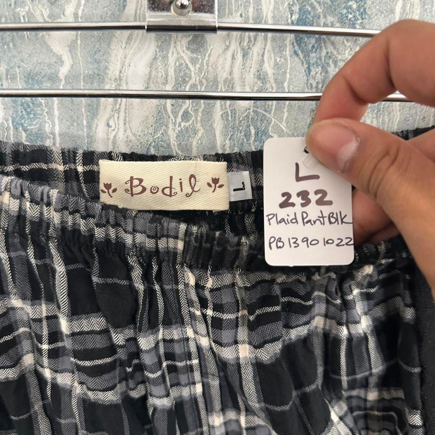 Designer black & white plaid checkered parachute pants (L)